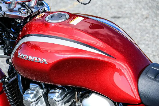 CB1100 EXってどんなバイク？ 燃費や足つき性、装備などを解説します