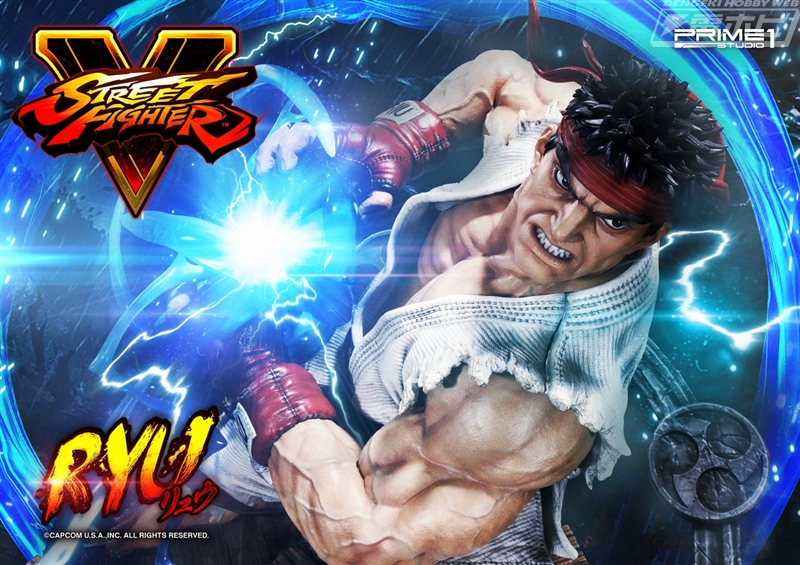 真空波動拳が発光する『ストリートファイターV』リュウのスタチューが