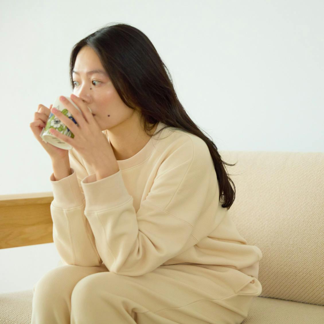 開発秘話】もちっと素材にひとめ惚れ。一度着たらやみつきになる「渾身
