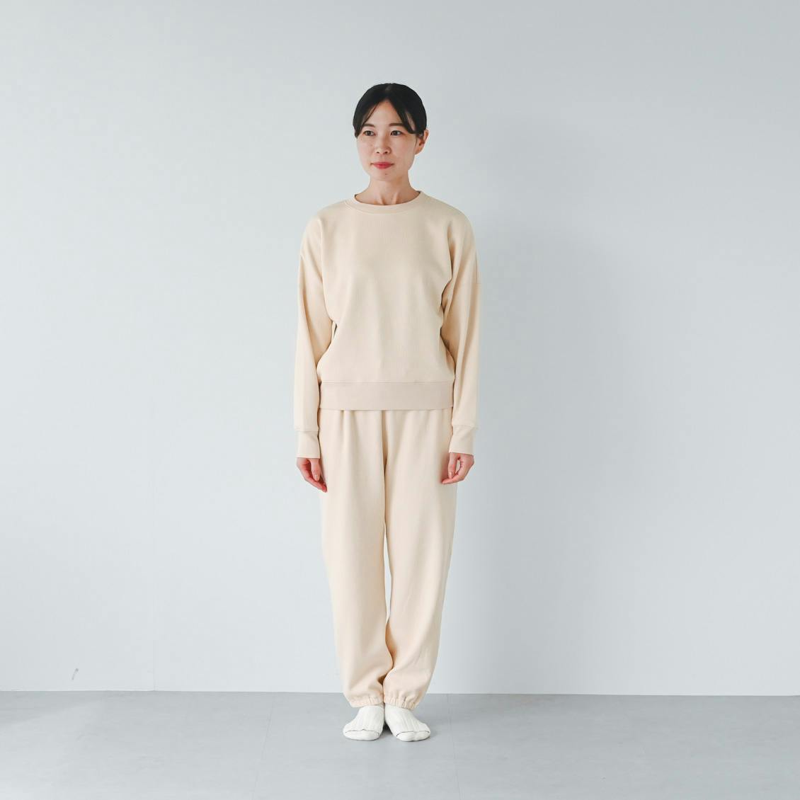 着用レビュー】なめらか裏起毛のルームウェアをスタッフ4名が着てみ