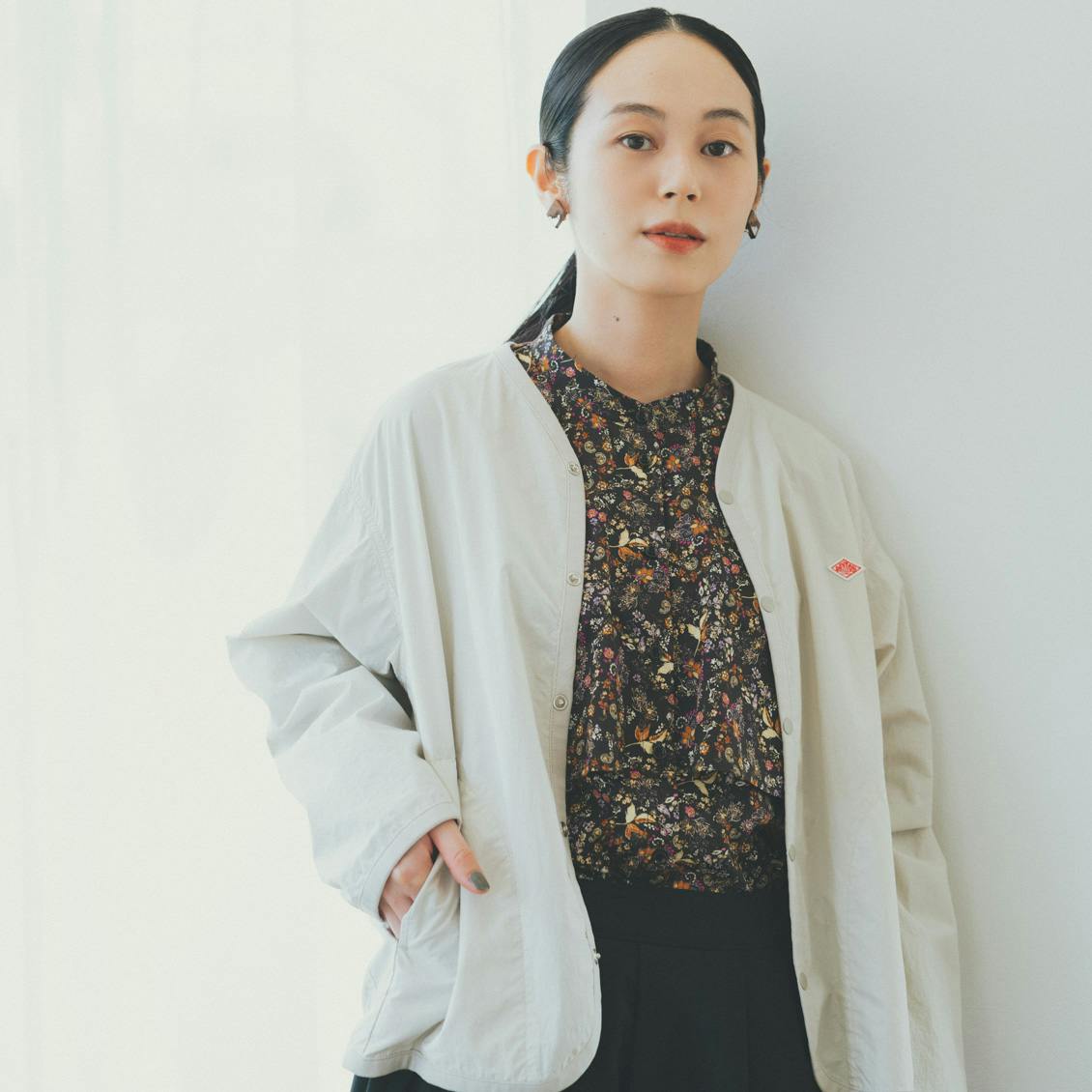 暮らしに、ときめき」大人のための柄ブラウス / ネイビー、ブラウン