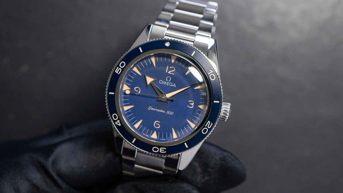 オメガ シーマスター300】シーンを選ばないヴィンテージ調が魅力の