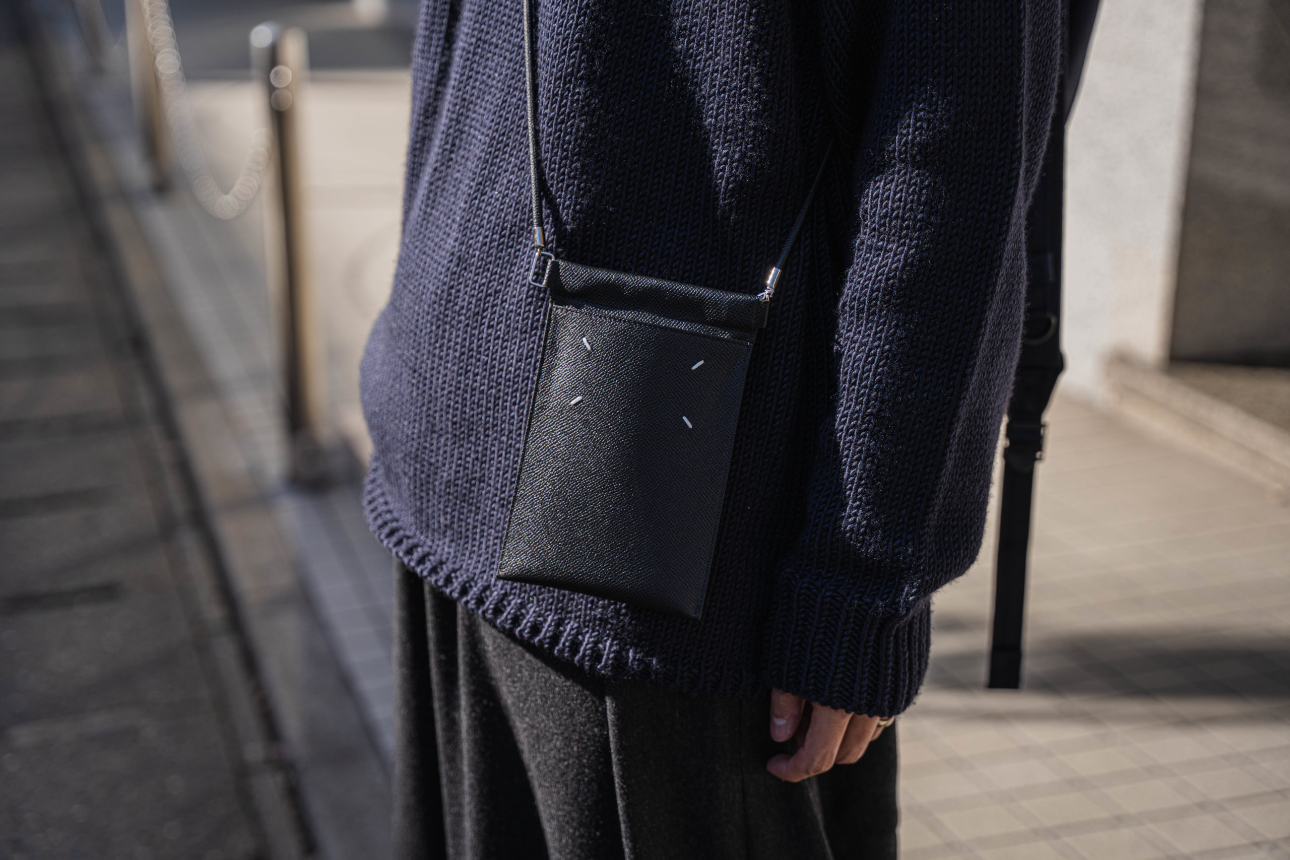 メゾンマルジェラのレザードキュメントホルダー | HUES 福岡セレクト