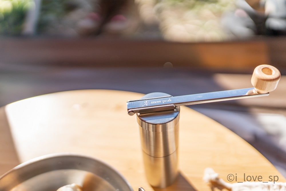 キャンプへの持ち運びに便利！Snow Peakのコーヒーミルフィールドバリスタ