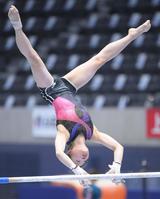 平岩優奈は緑髪で登場 全日本ピンク、NHK杯オレンジからまた変身