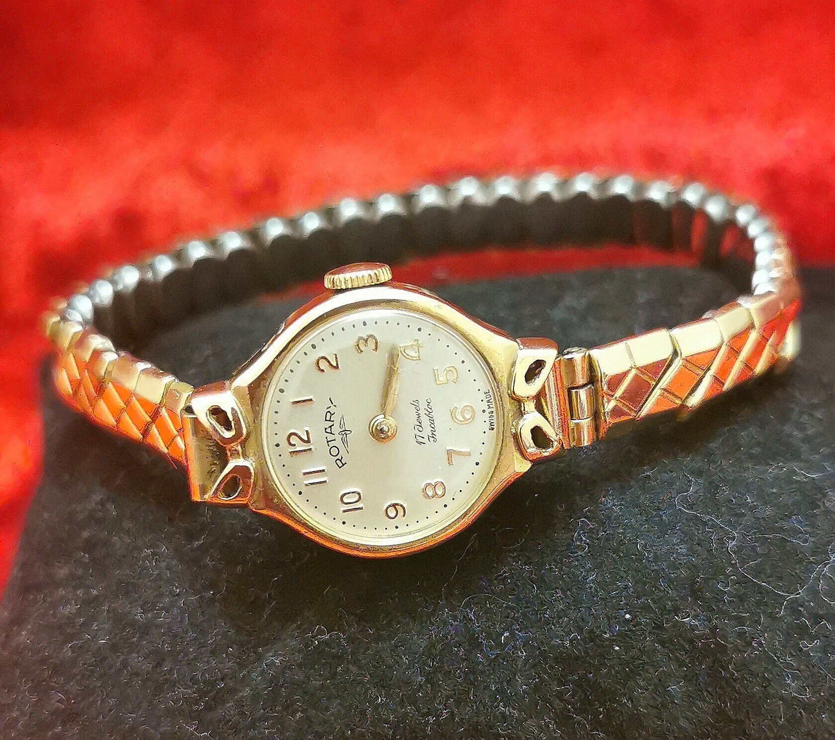 Vintage Rotary 17 Jewels Incabloc Mechanical Swiss Made Gold
