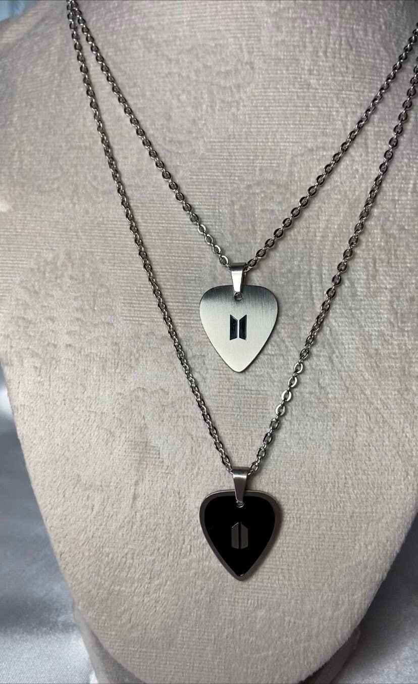BTS アーティストメイド GUITAR PICK NECKLACE BK SV BTS アーティスト