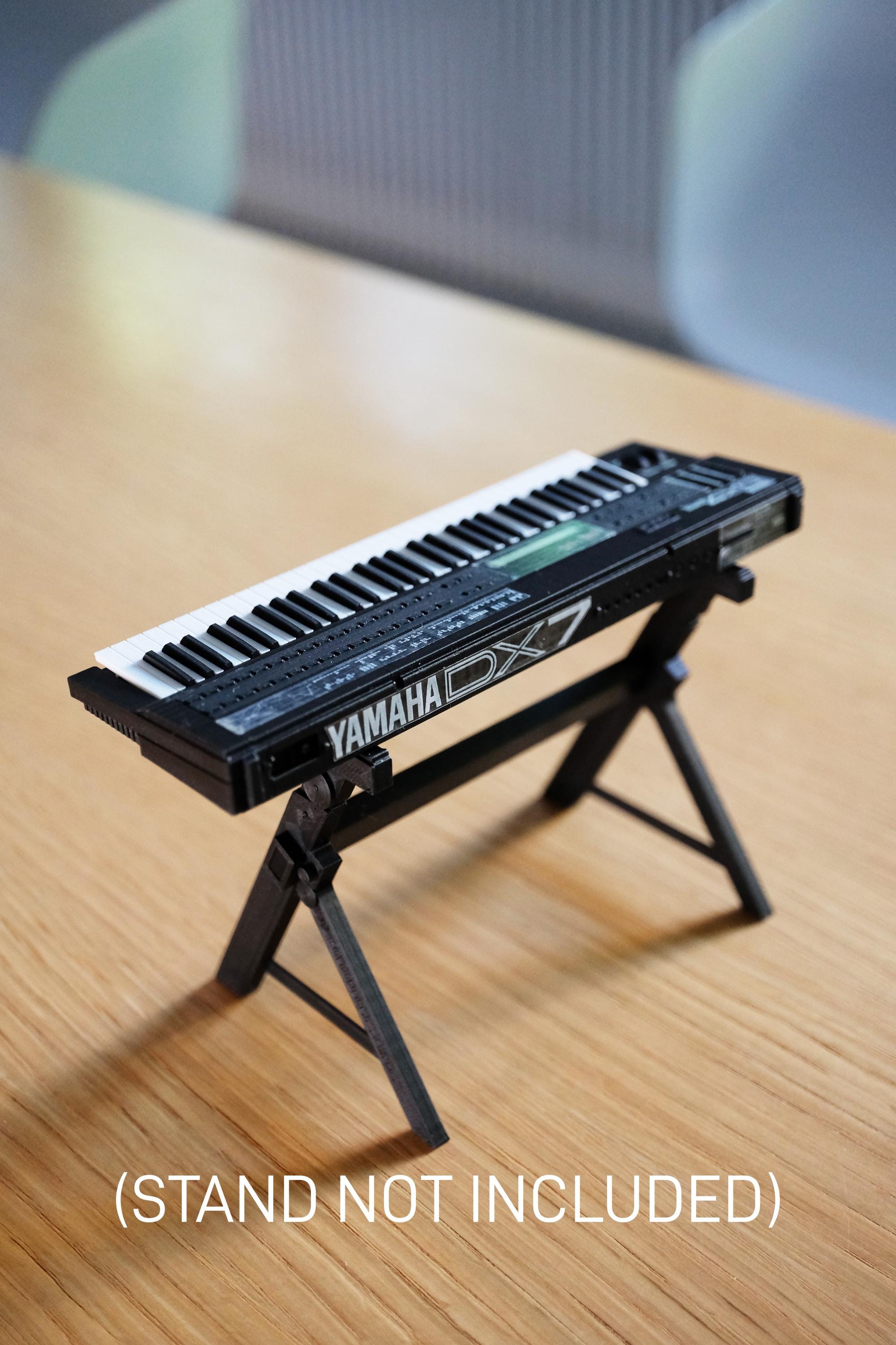 ミニチュアヤマハ DX7 II FD シンセサイザー：1/6スケール