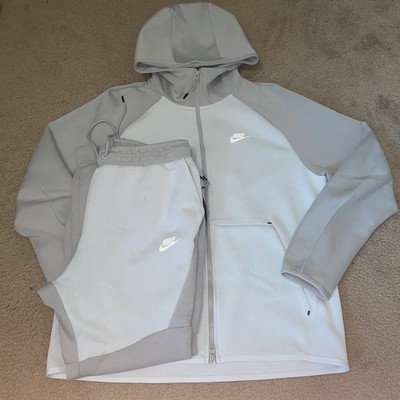 10/10 Nike Tech Fleece Tracksuit L/L Platinum Grey & White 805162