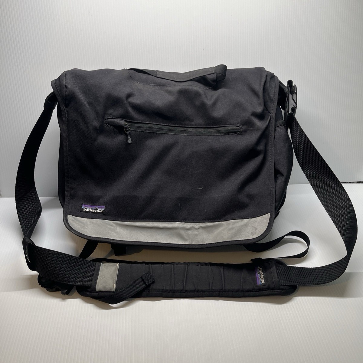 Patagonia Messenger Bag Black Half Mass Commuter Removable Laptop