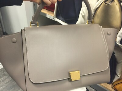 CELINE MEDIUM TRAPEZE BAG IN SMOOTH LEATHER TAUPE (EXCELLENT