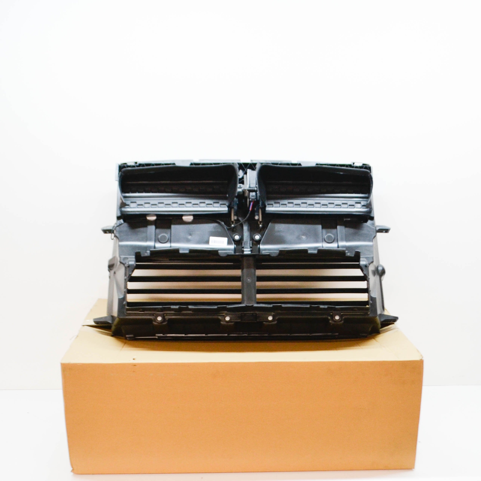 BMW 2 F45 RADIATOR AIR DUCT W/FLAP CONTROL 51747338207 7338207