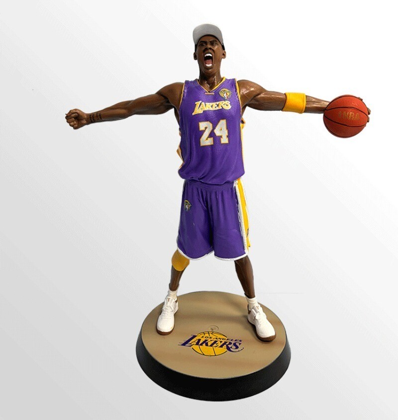 Basketball Star Lakers Kobe Bryant Roaring 34cm PVC Figure Statue