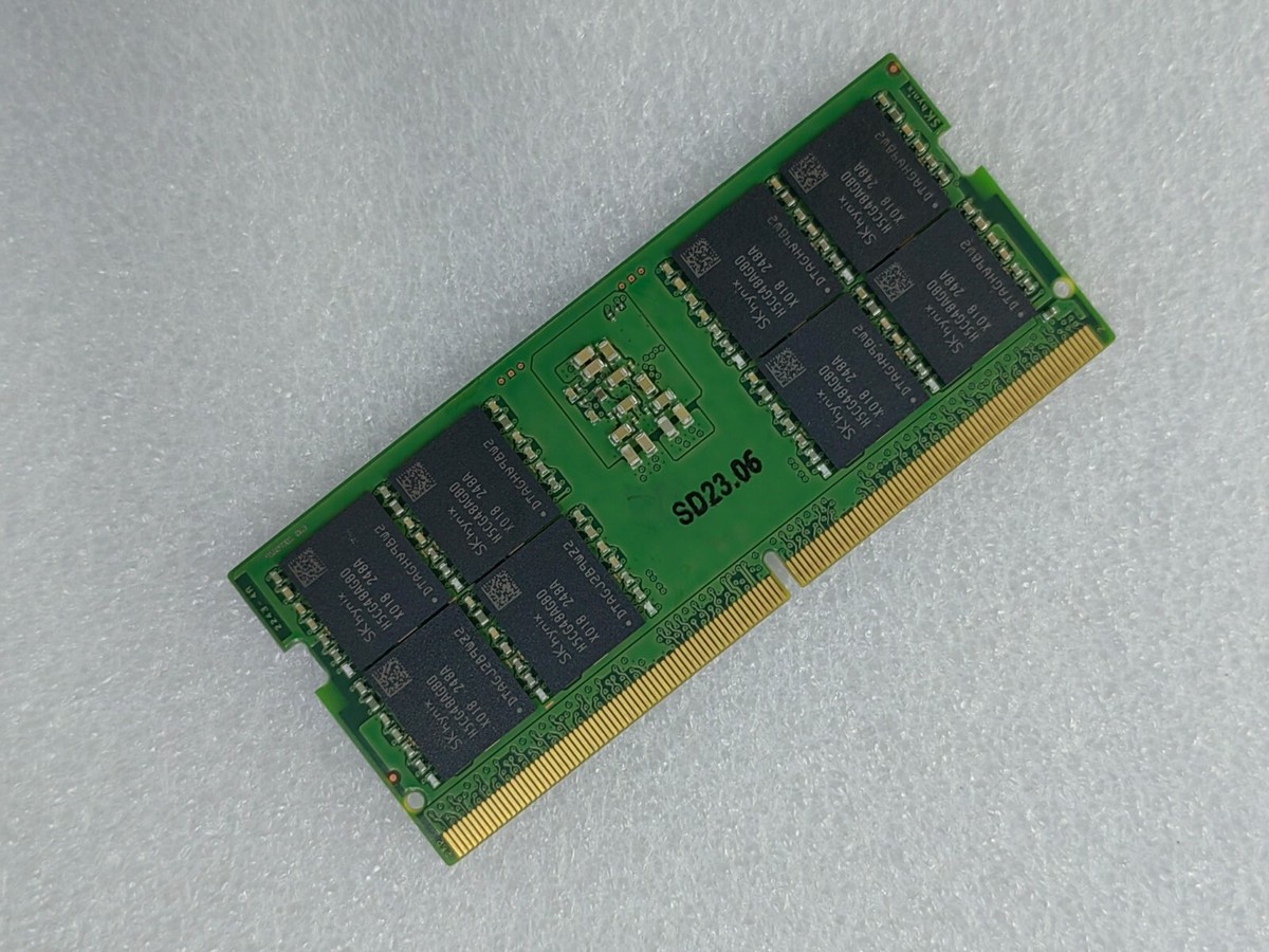 SK Hynix 32GB DDR5 5600 2Rx8 PC5-5600B HMCG88AGBSA092N 262pin