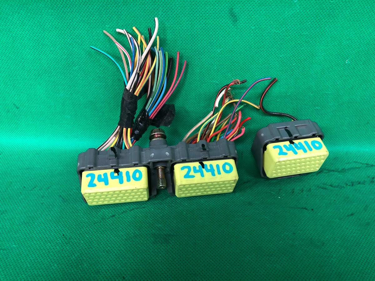WIRING HARNESS PLUG CONNECTOR 94 95 SC400 ECM ECU MODULE PCM 89661