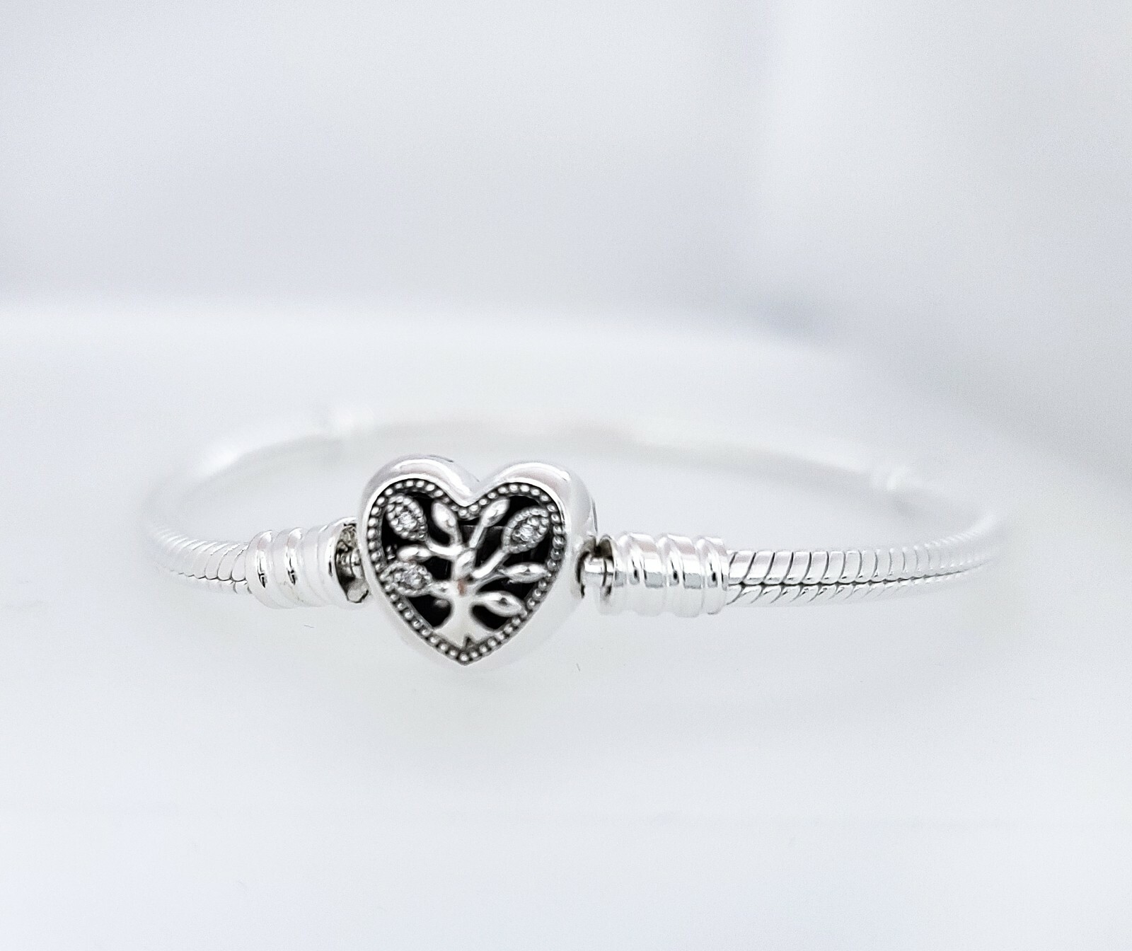 NEW PANDORA Moments 925 Family Tree Heart Clasp Snake Chain