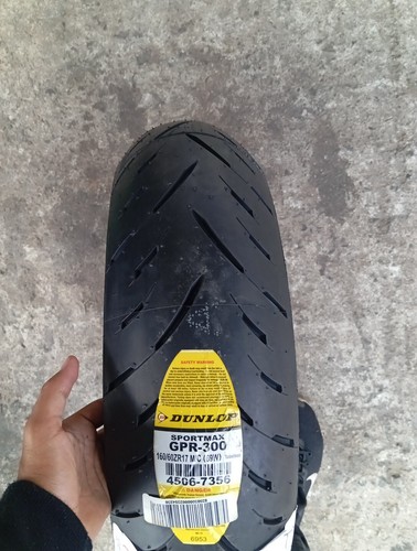 Dunlop GPR 300 160/60ZR17 Tire Rear 160 60 17 Sportmax Motorcycle