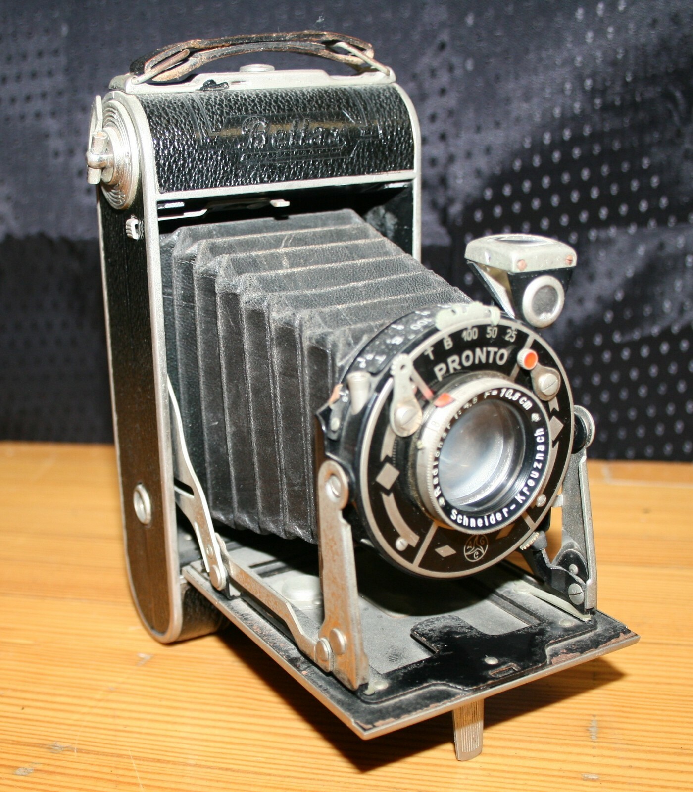 VINTAGE BETTAX PRONTO FOLDING CAMERA SCHNEIDER KREUZHACH RADIONAR