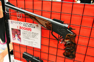 オリジナルロボからプレデター、城郭まで何でもありのフィギュアまとめ