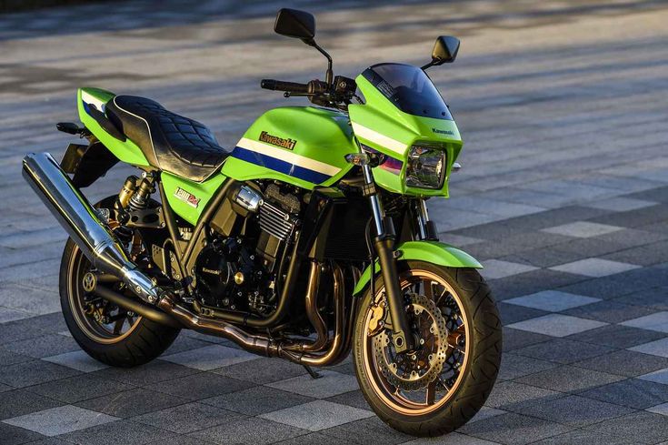 AD] 最後のKAWASAKI ZRX1200 DAEG ライムグリーンに花束を
