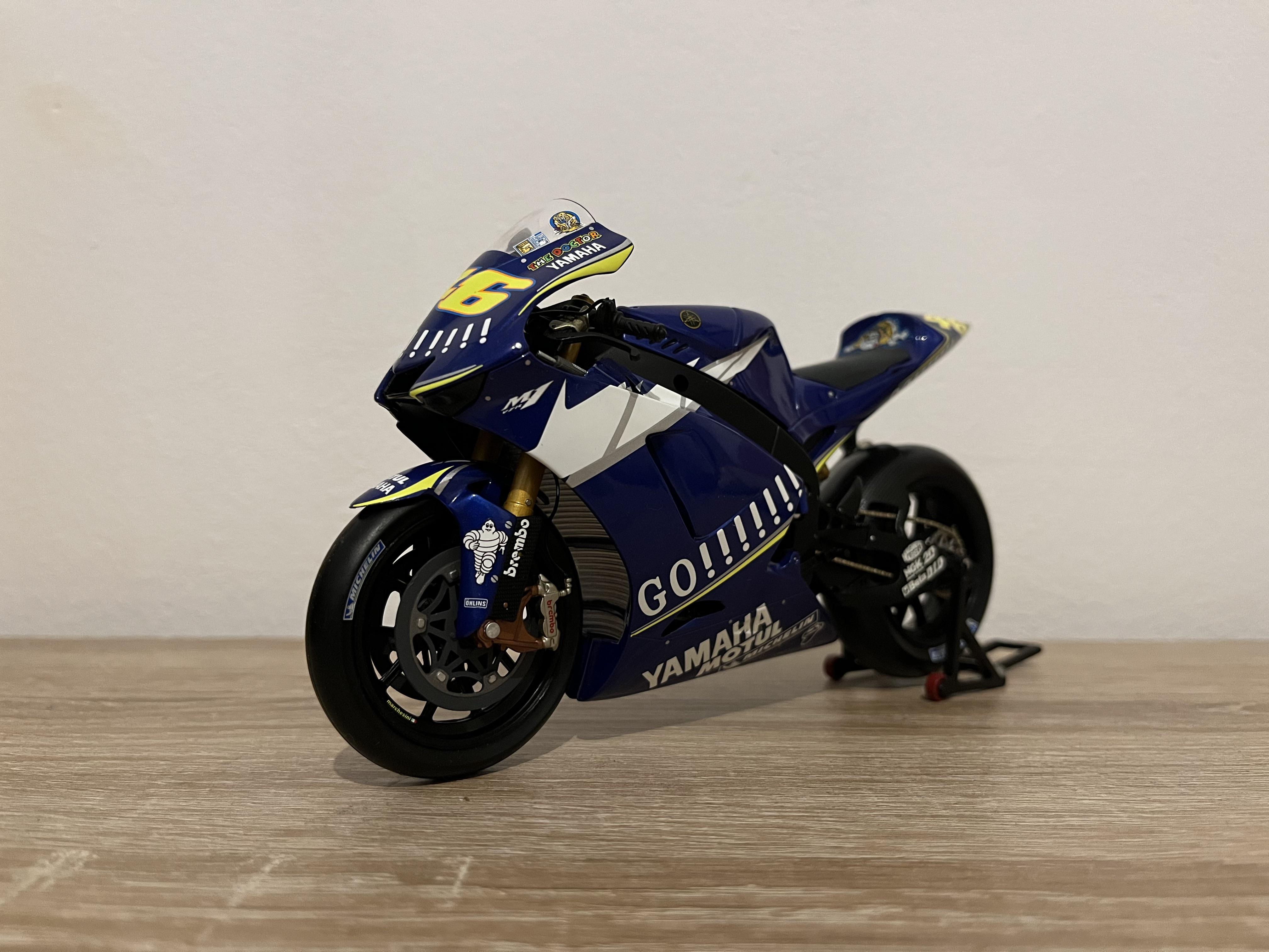 バレンティーノ・ロッシ 2005年仕様 Yamaha YZR-M1、Gauloises Yamaha