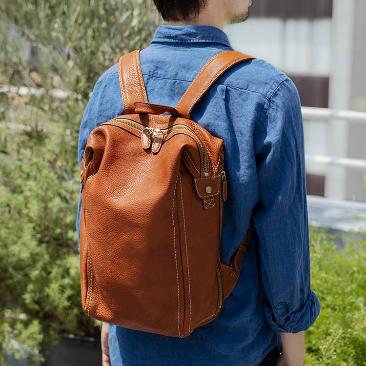 オイルヌメ革」で楽しむ、2つのバックパック。 – 土屋鞄製造所