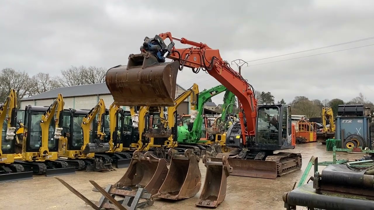 Hitachi ZX 135 US-3 - 2010 - 9422 - YouTube