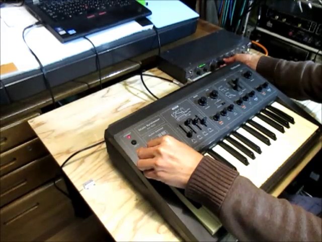 Technics SY-1010 Analog Monophonic Synthesizer (1979) Test - YouTube