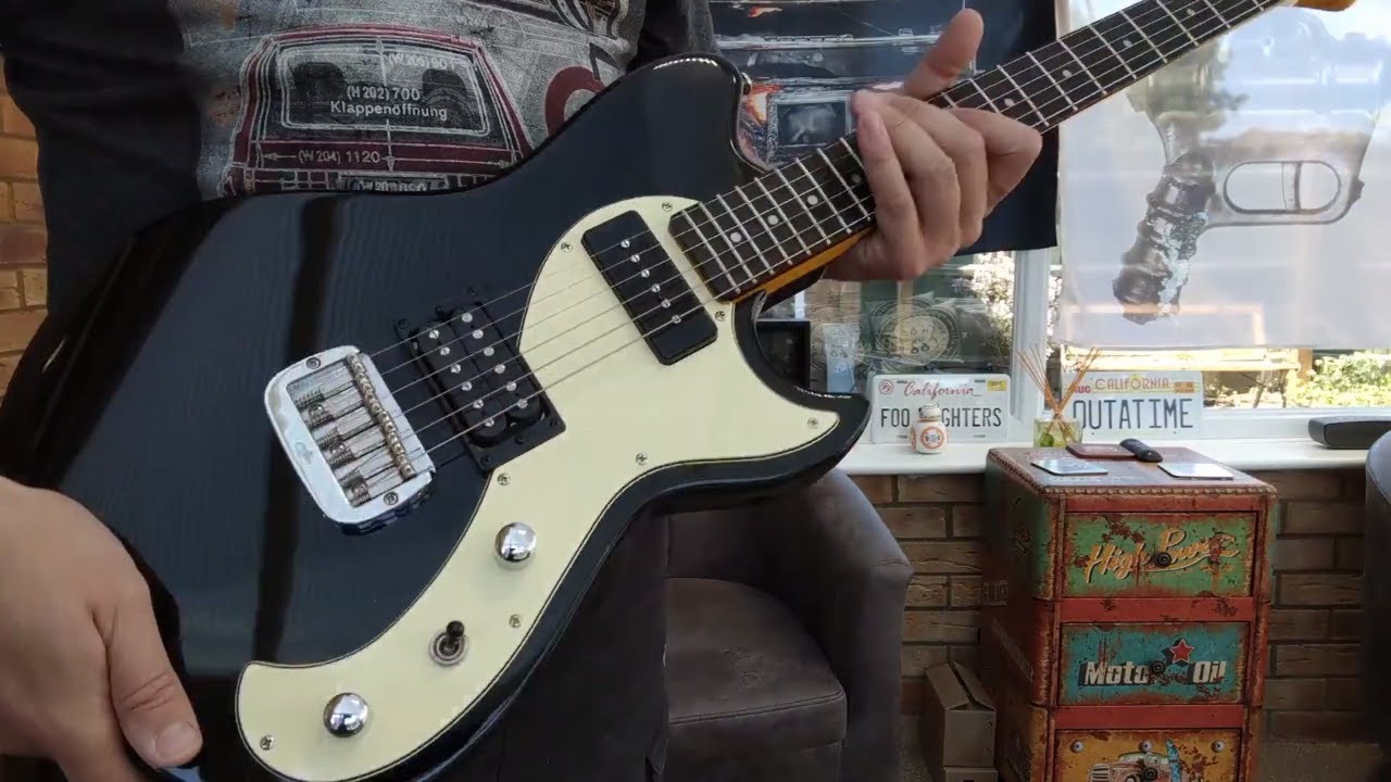 UNBOXING G&L Fallout Tribute Series Review - YouTube