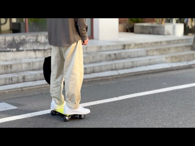 持ち歩けるクルマ」公道を走れる WALKCAR 2のある生活 - YouTube