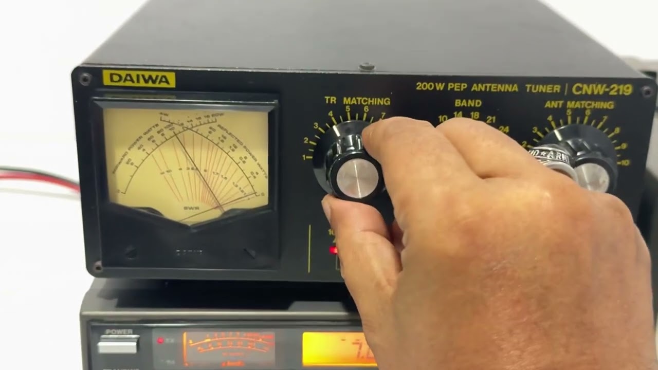 Daiwa CNW-219 HF Antenna Tuner - YouTube