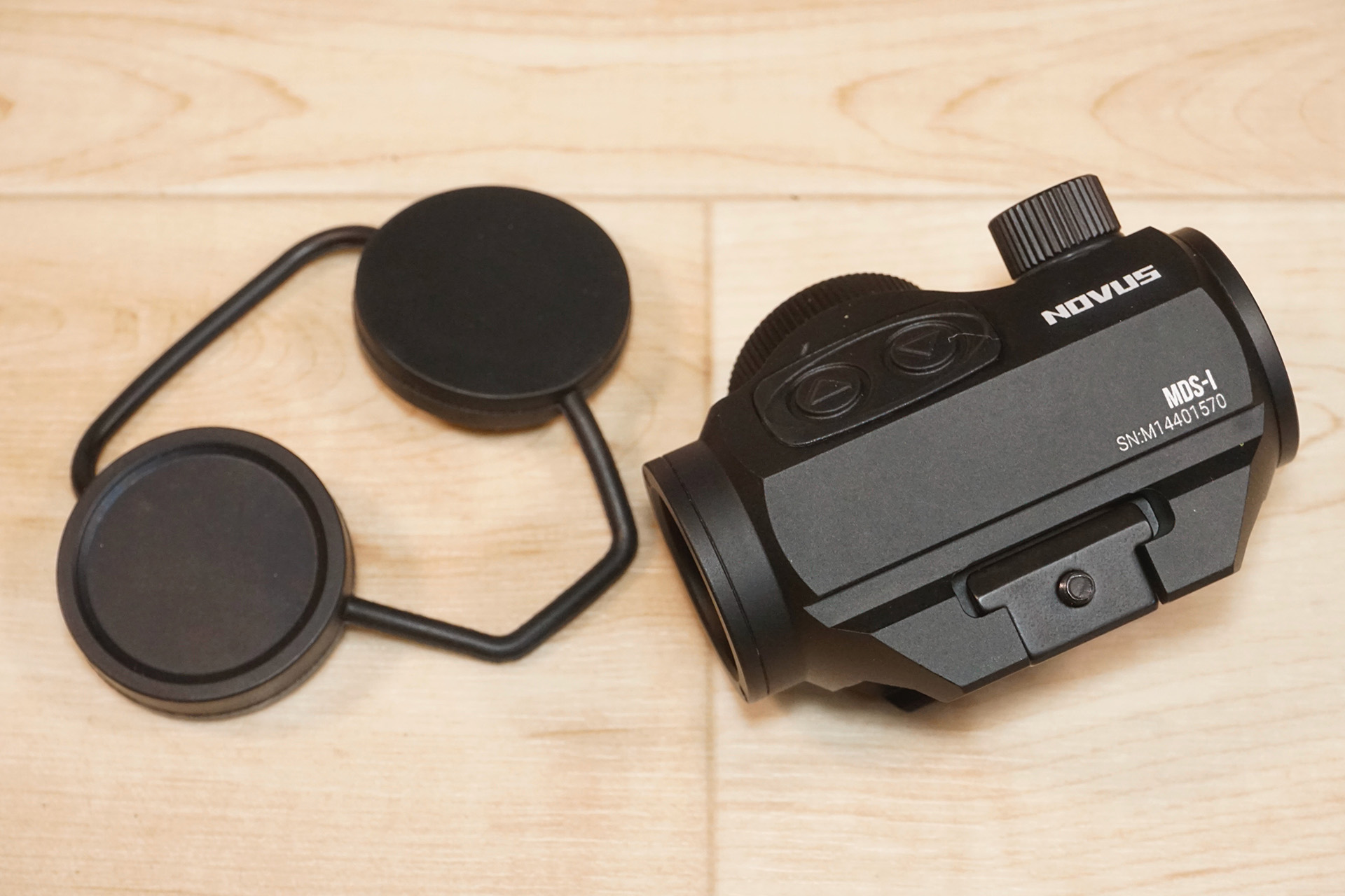 低価格帯でありながら高い耐衝撃性能と防水性を備えたNOVUS製マイクロ