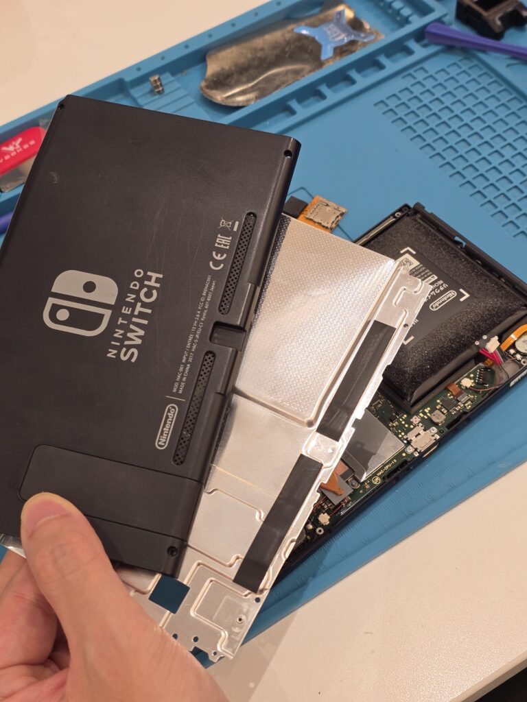 東郷店】Nintendo Switchの膨張したバッテリーの交換【愛知県碧南市