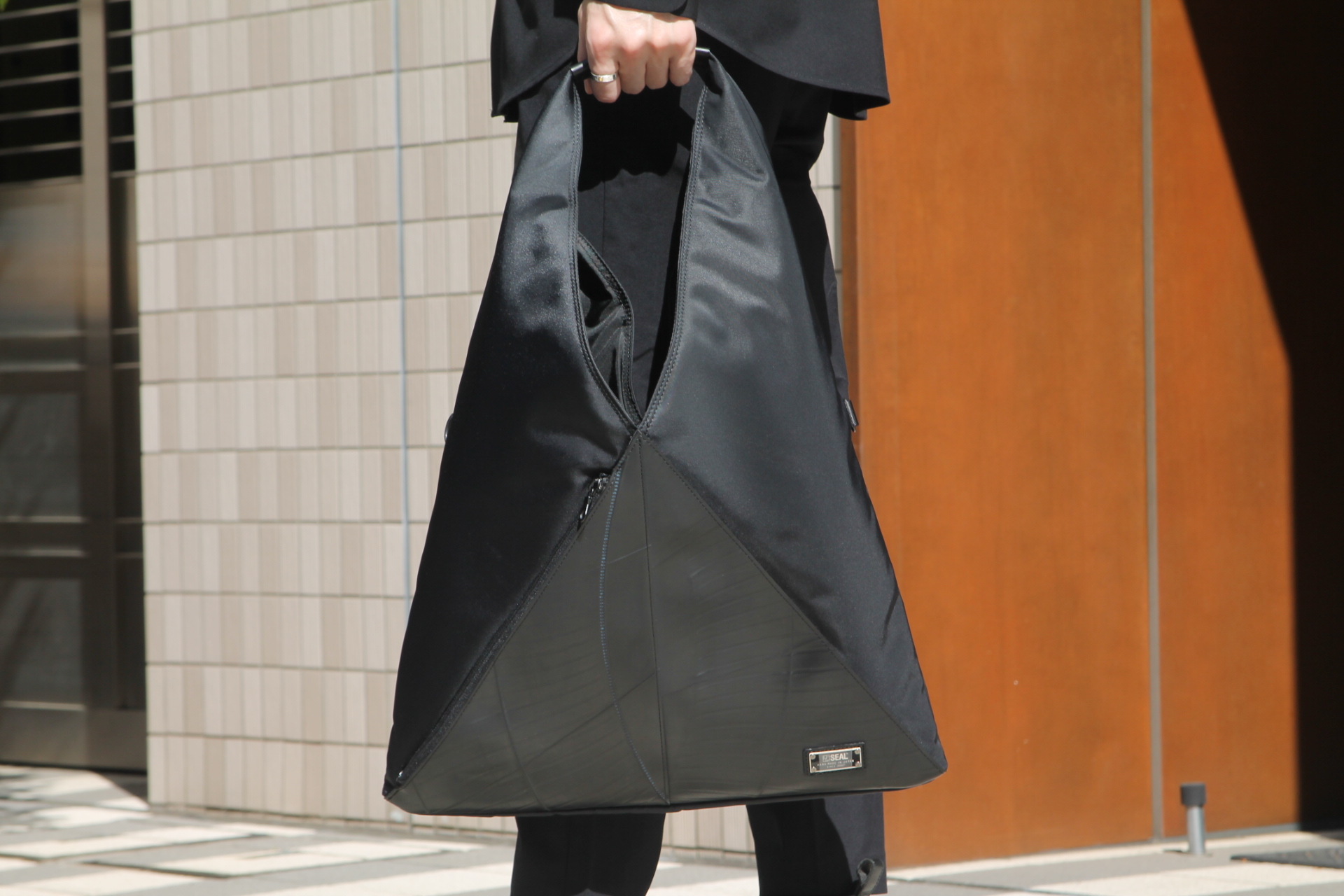 SEAL表参道本店ブログ】三角形がアクセント！新作「トライアングル