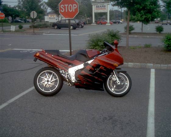 1990 Kawasaki ZX-11 Custom | Bike-urious