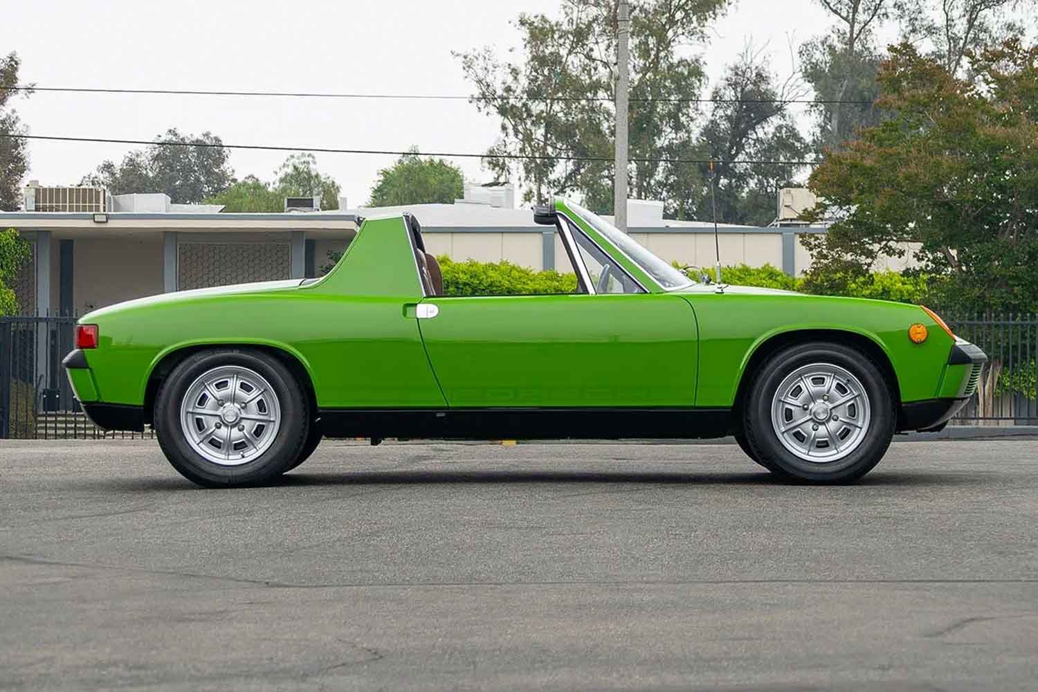 ワーゲンポルシェ「914」に“高すぎる”評価？約半世紀前のオリジナル