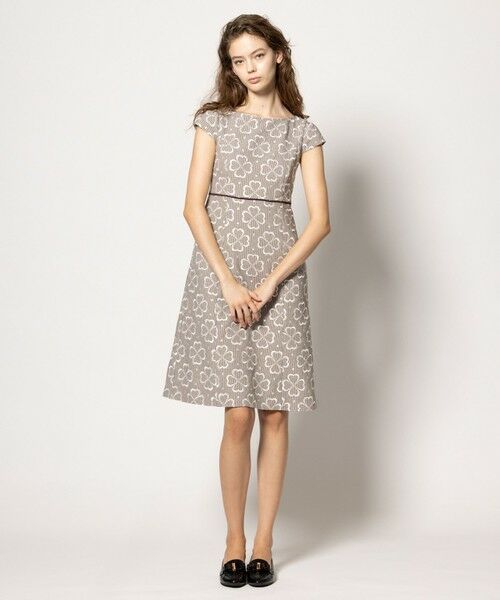 セール】 【一部店舗限定カラーあり】RAVISHING CLOVERS ドレス