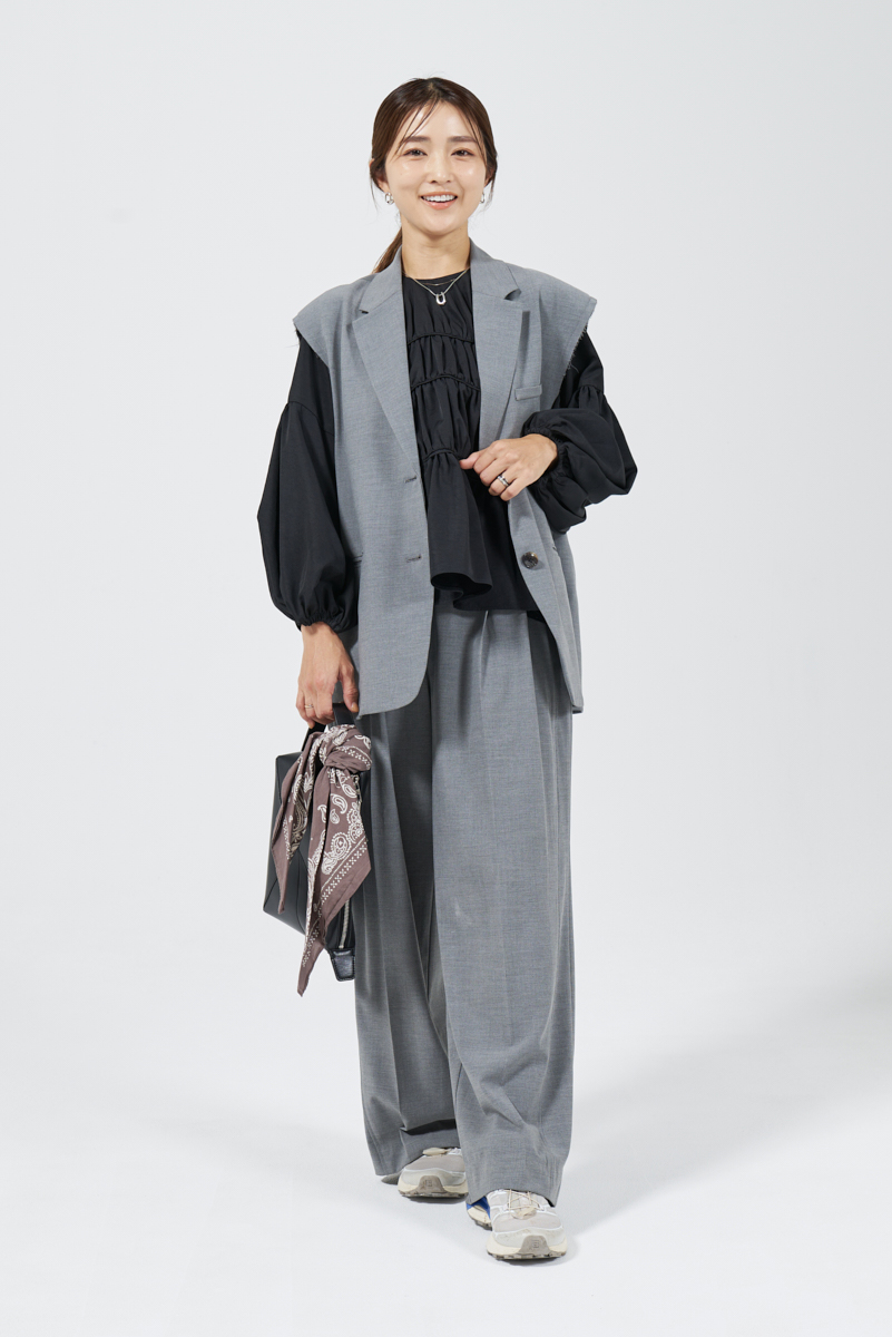 地味すぎない、甘すぎない「シャーリングブラウス」でデイリーも園行事