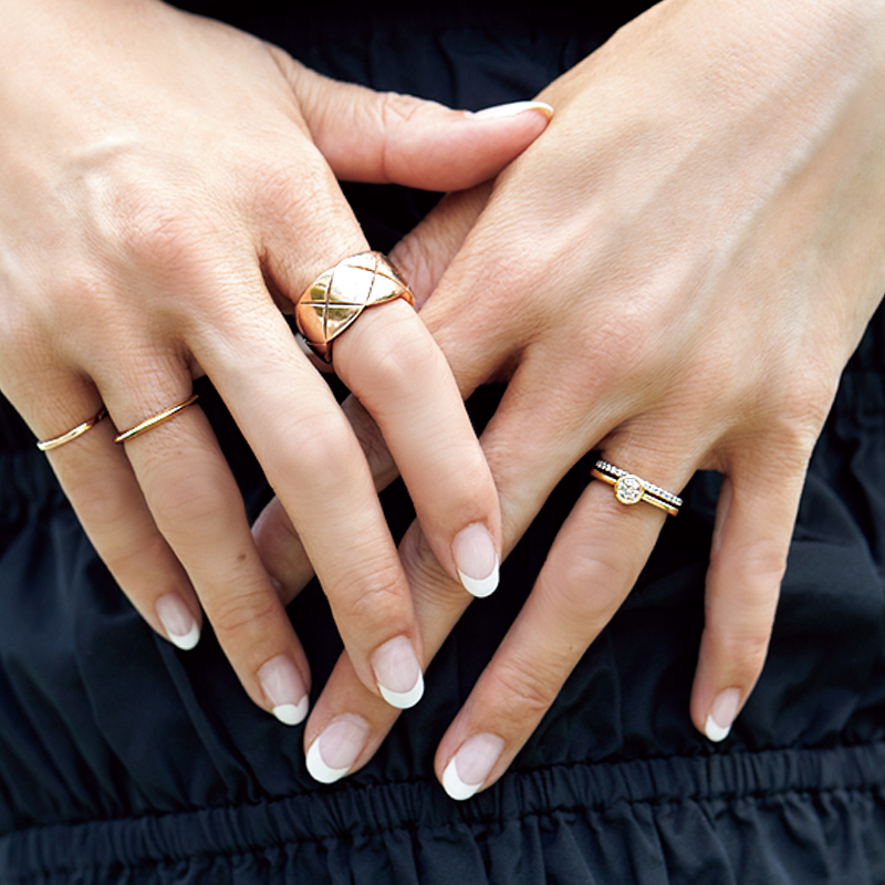 シャネル】の“ココ クラッシュ”が人気沸騰中！みんなの手元オシャレ