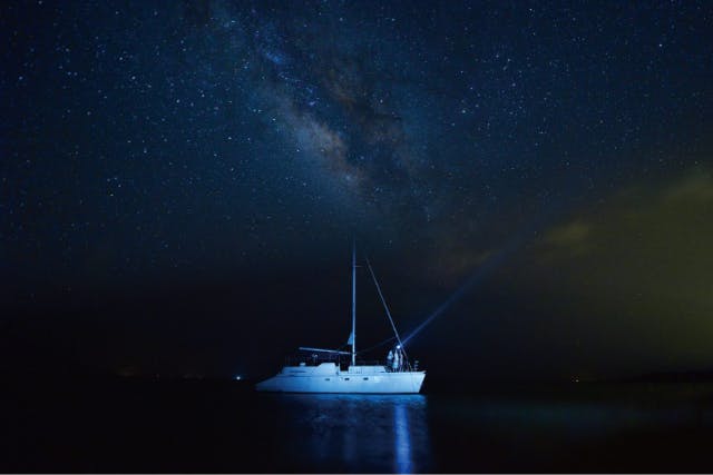 石垣島・星空クルージング】世界有数の星空に逢いに行く！ 三線を聴き