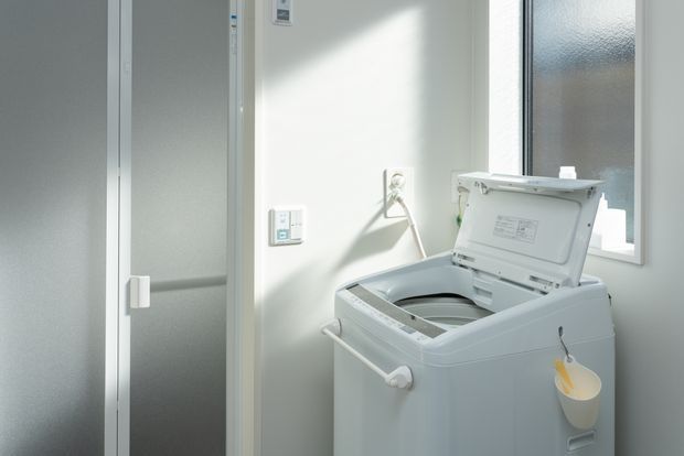 洗濯機がエラーで動かない！自分でできる対処方法｜エラー表示の見方も