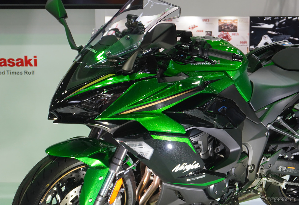 ラメラメのグリーンでギラギラ、スペシャルなカワサキ『Ninja 1100SX