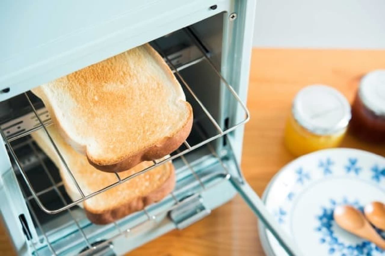 レトロな2段式「Toffyオーブントースター」に新色--上品で温かみある