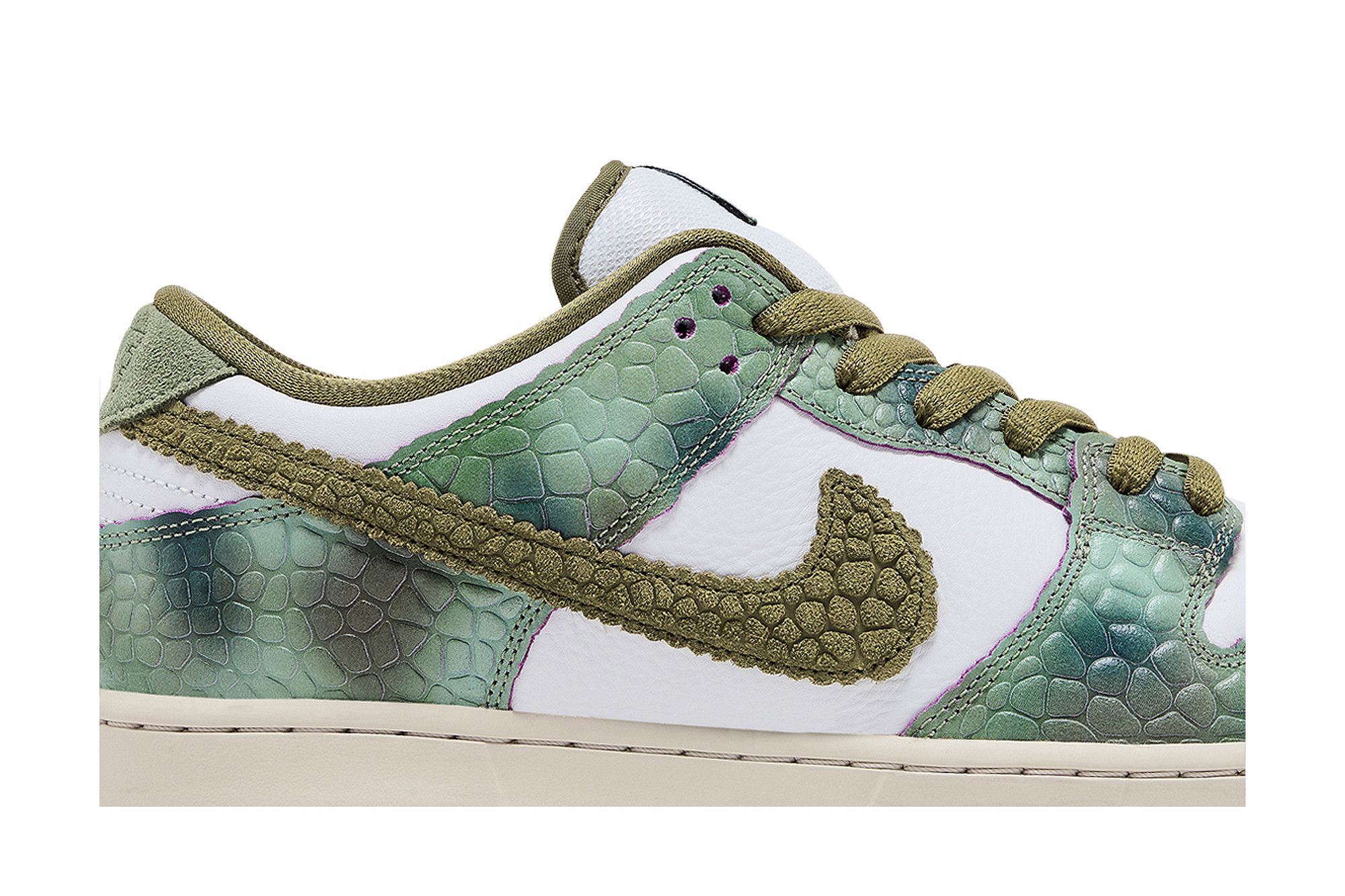 Buy Alexis Sablone x Nike Dunk Low SB 'Chameleon' - HJ3386 300 | GOAT