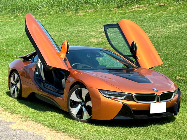 BMW i8 後期 オレンジ 888.0万円 令和元年(2019年) 愛知県 中古車