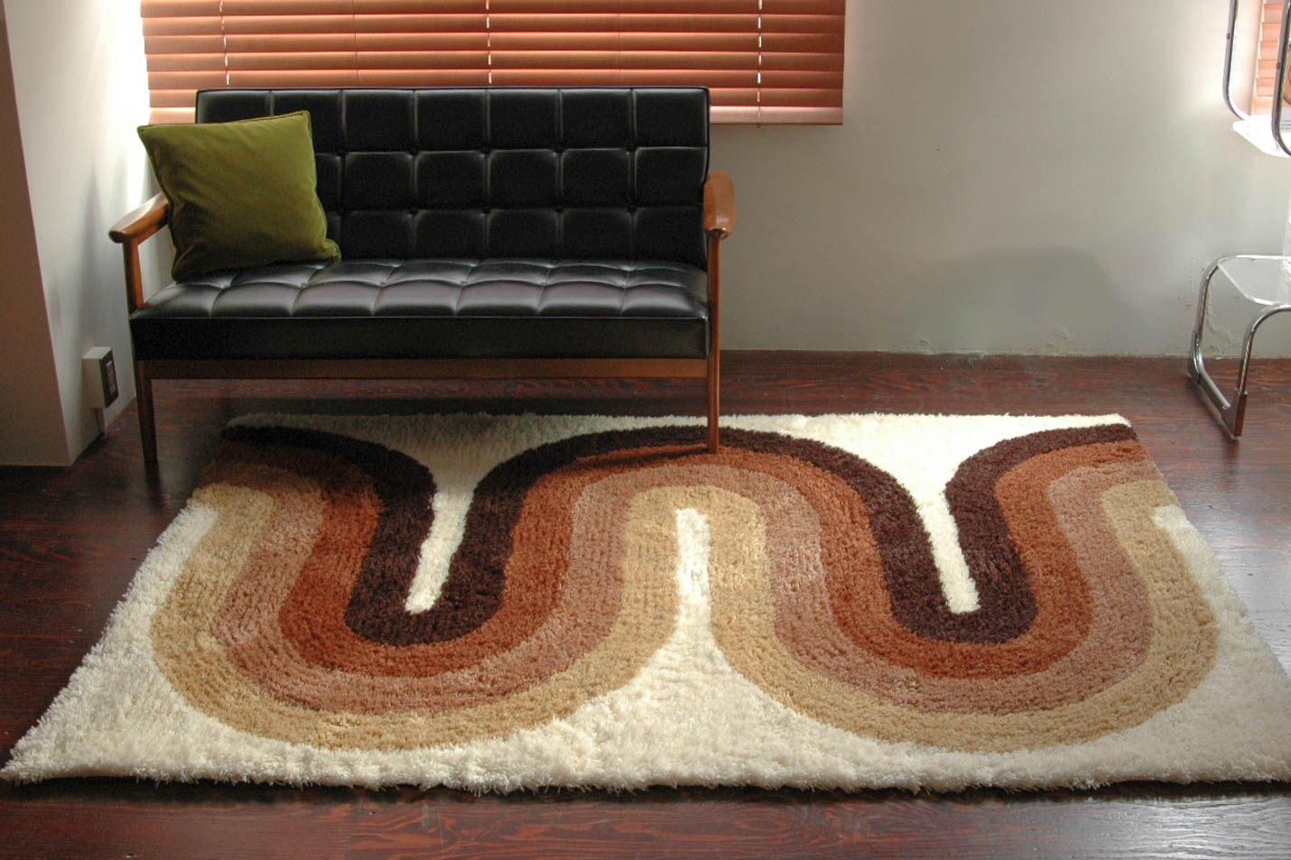 楽天市場】【国産 グラデーション美しいロングセラー】シャギーラグ