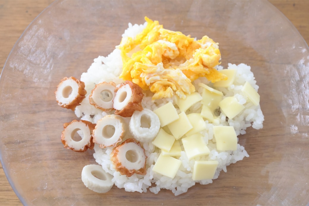 おにぎり1個で大満足！「ちくわ」と一緒に混ぜると想像以上においしく