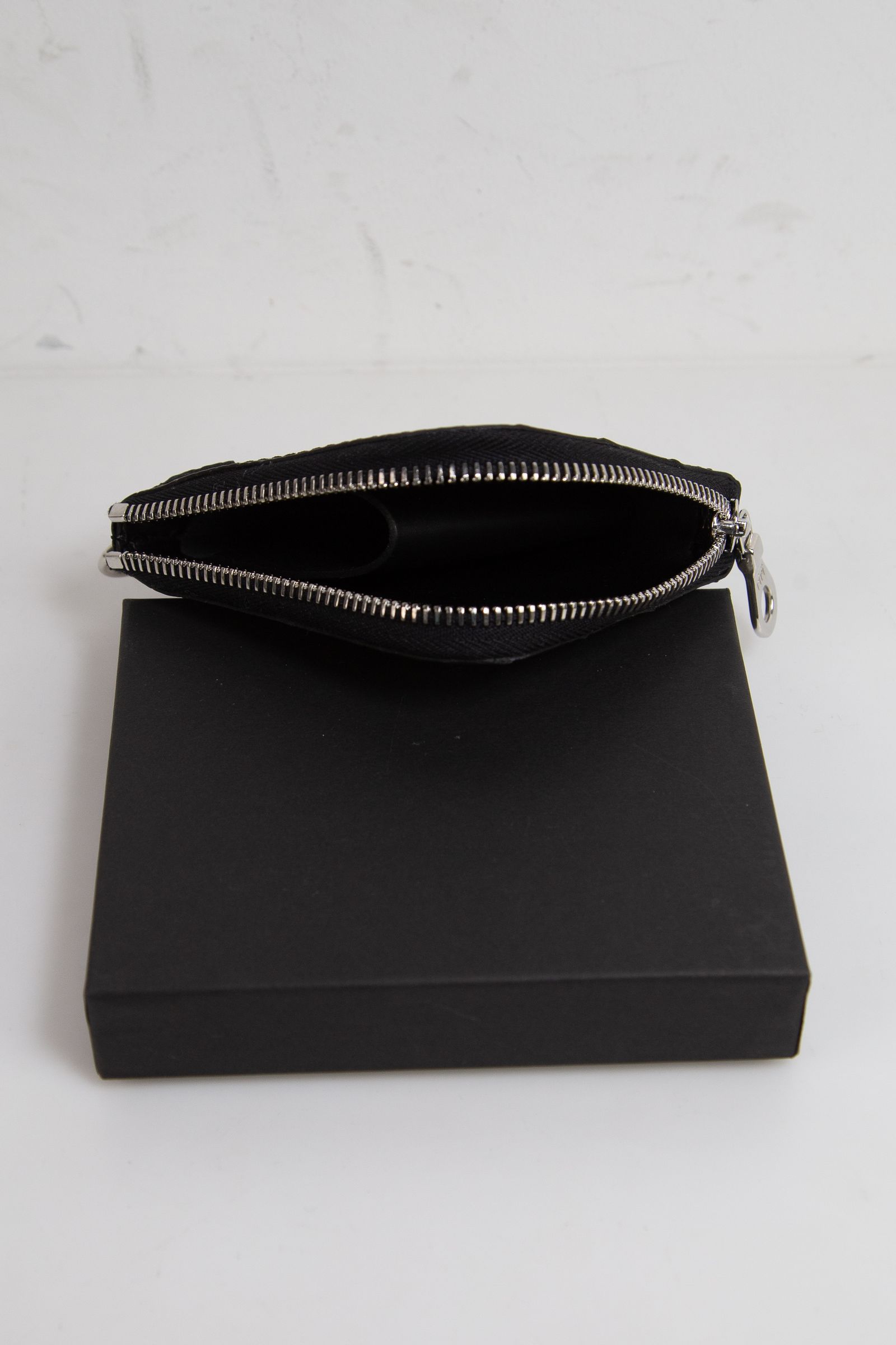 ISAMU KATAYAMA BACKLASH - CROCODILE COIN PURSE / スミ | Tempt