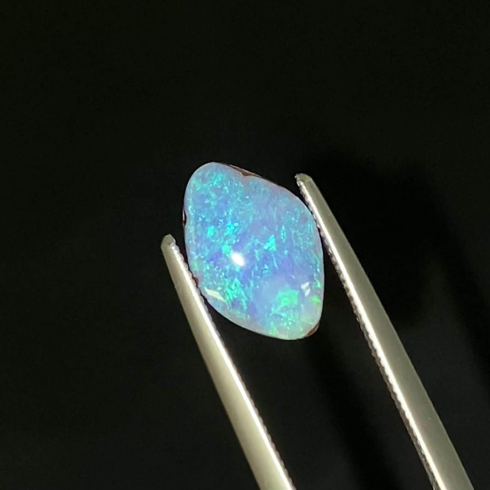ボルダーオパール 原石磨き オーストラリア産 1.99ct[240226201]10.6x7