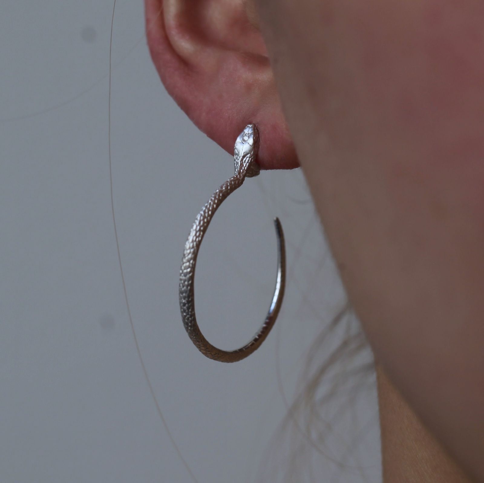 ELCAMI - 【お取り寄せ注文可能】蛇フープピアス(SILVER/右耳専用